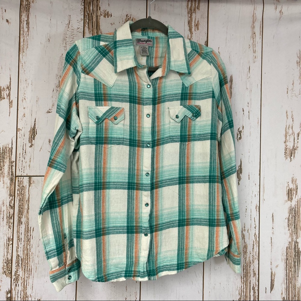 Wrangler, Flannel Plaid Shirt, Pearl Snaps. Size XL. In excellent condition!
